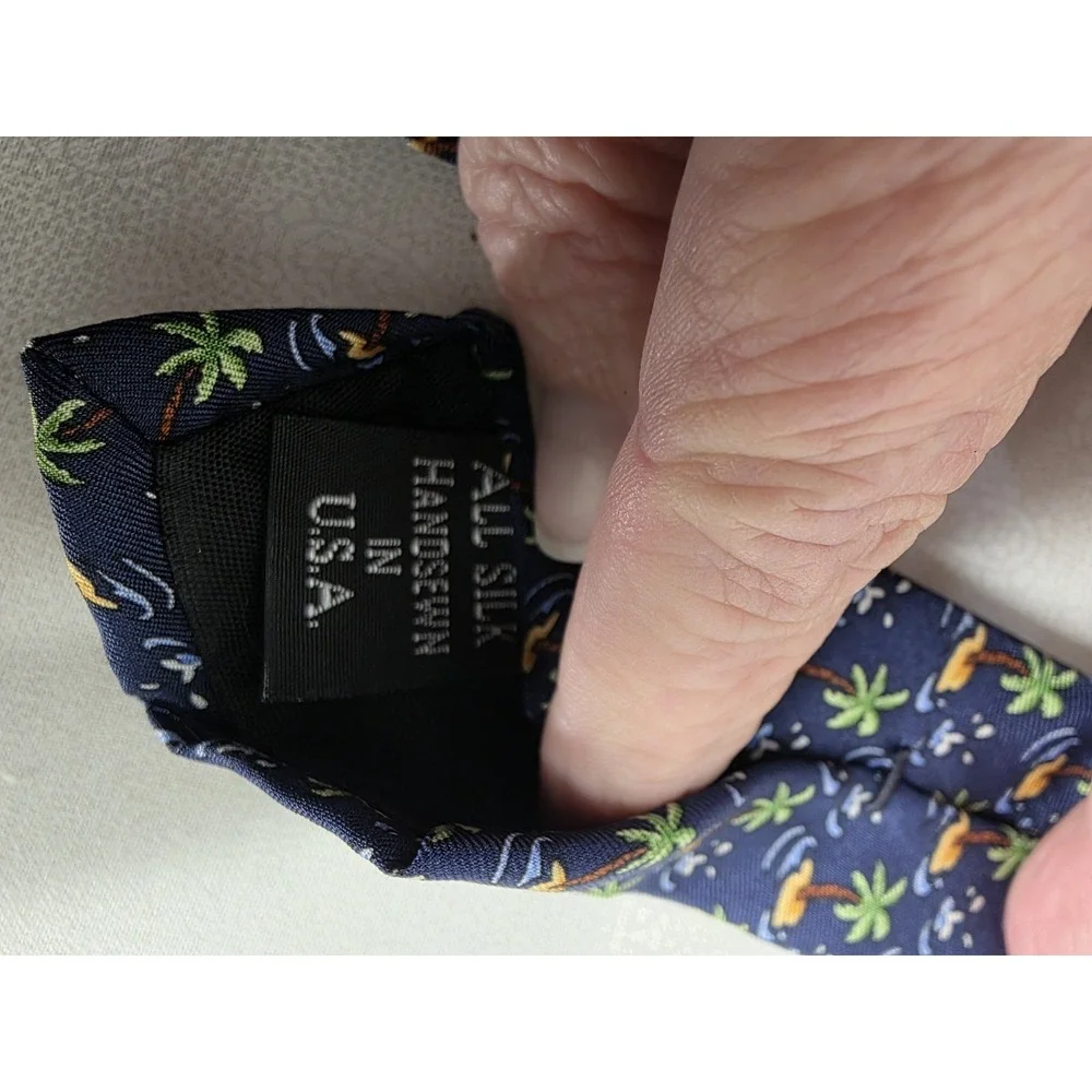 Jos A Bank Mens Tie Palm Trees 58x4 Beachy Resort Silk USA Classic Staple Office